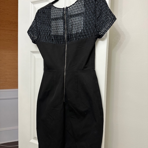 Roland Mouret for Banana Republic Short-sleeved Black Bodycon Dress Sz 6 - Picture 3 of 9